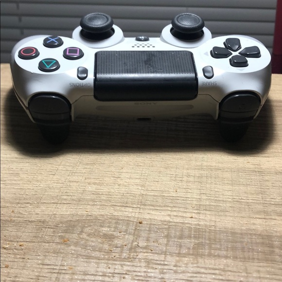 Ps4 controller - Picture 2 of 2